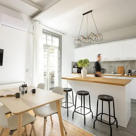Апартаменты Innovative Upscale 2-br Flat In Premium Location