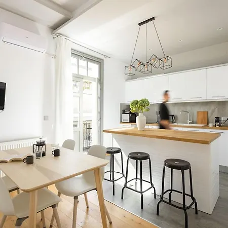 Apartment Innovative Upscale 2-br Flat In Premium Location