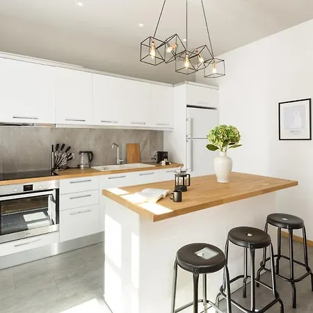 Innovative Upscale 2-br Flat In Premium Location Апартаменты Салоники